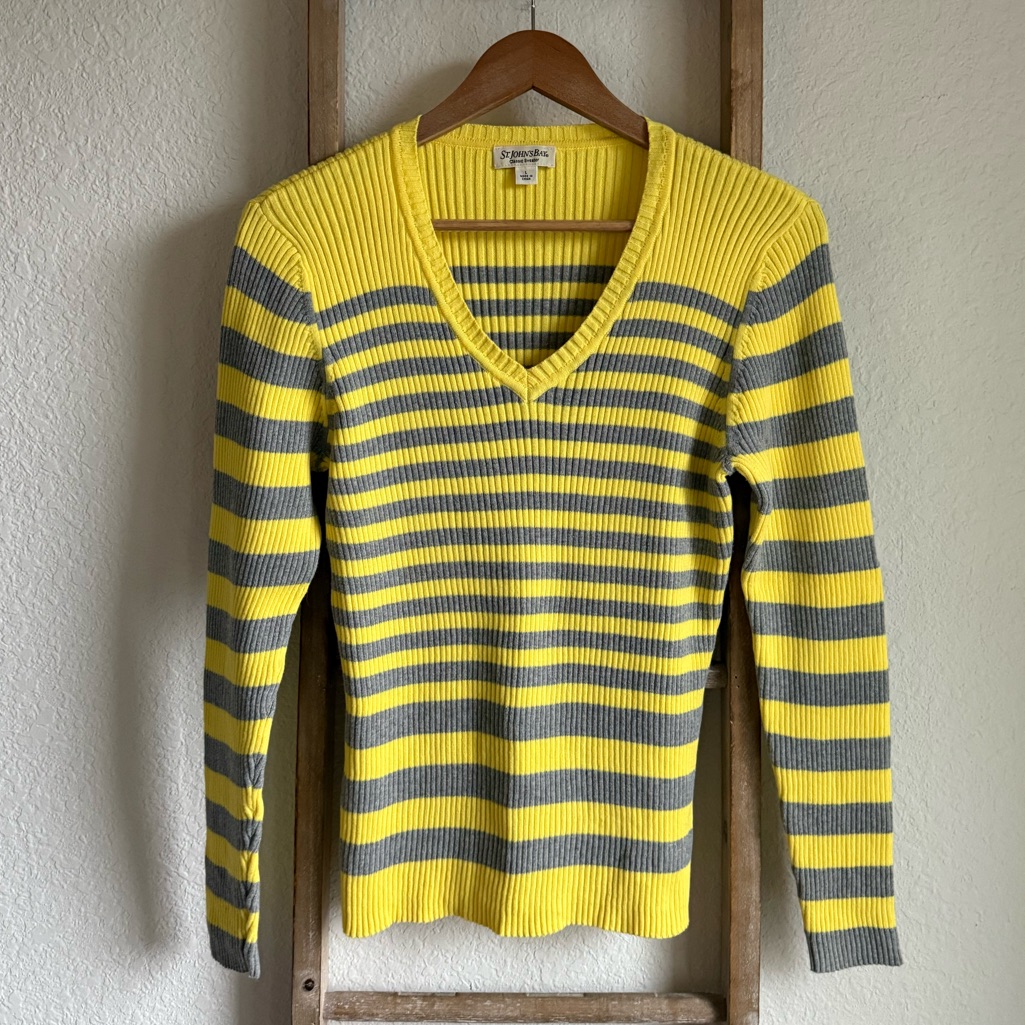 St Johns Bay Classic Knit V-Neck Striped Sweater Sz: Large